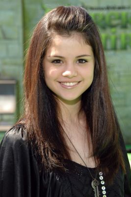 http---www-selenaweb-org--selena-gomez-387948_267_400.jpg