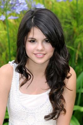 Selena-selena-gomez-3517213-266-400.jpg